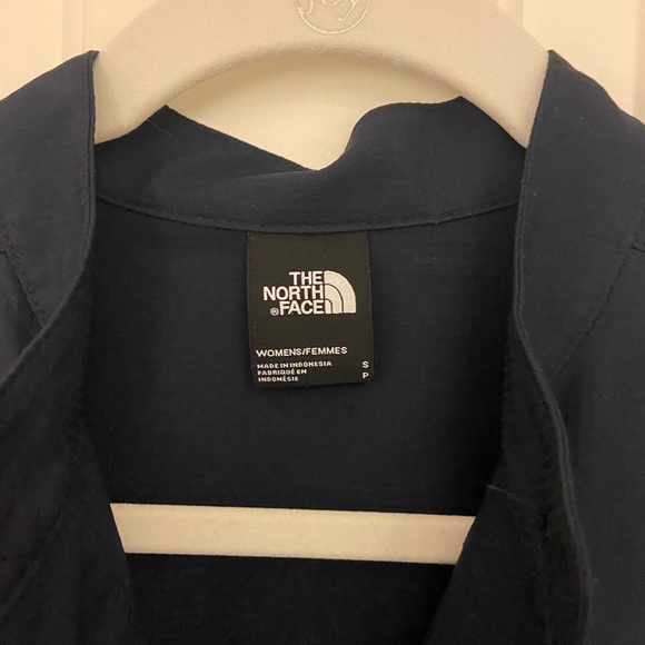 The North Face Women Blouse Top Button Down Shirt Size Small Navy Blue Flashdry - Picture 4 of 4